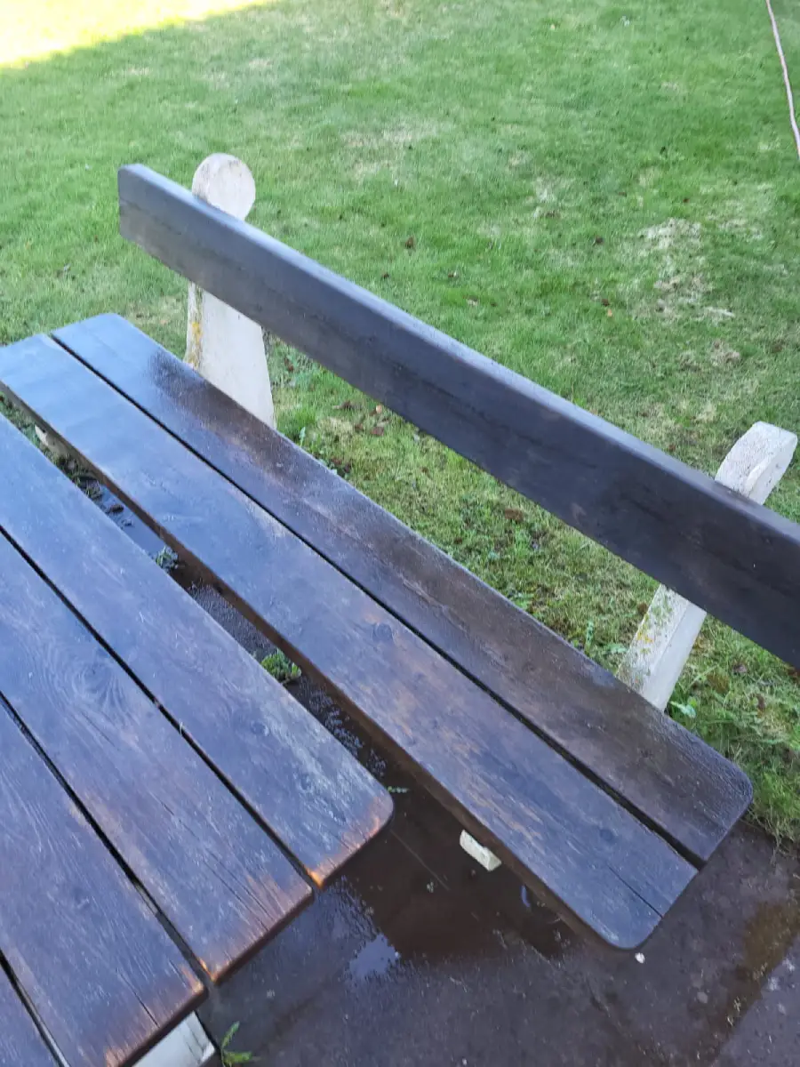 Bänk i Linköping före tvätt